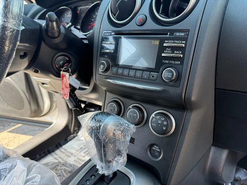 Used 2013 Nissan Rogue SV image 23