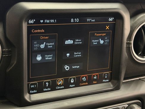 Used 2018 Jeep Wrangler Unlimited Sahara AWD/4WD image 22