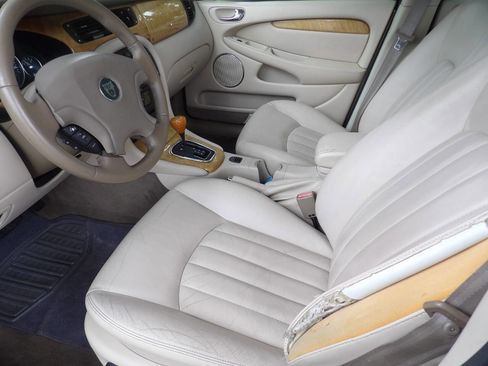 Used 2003 Jaguar X-TYPE 2.5 image 19