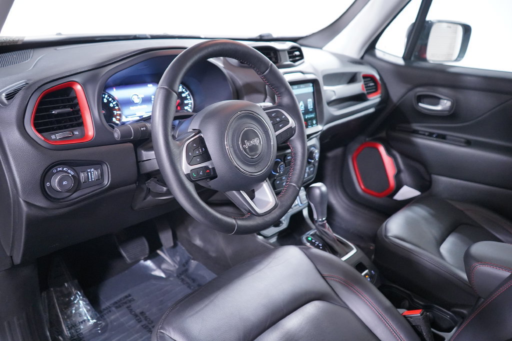 Used 2023 Jeep Renegade Trailhawk w/ Trailhawk Elite Group AWD/4WD image 6