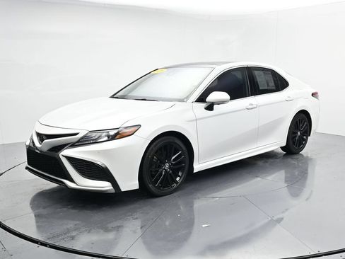 Used 2023 Toyota Camry XSE w/ Navigation Package FWD image 4