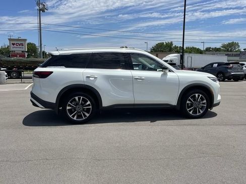 Used 2024 INFINITI QX60 Luxe FWD image 4
