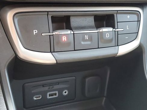 Certified 2022 GMC Terrain Denali w/ Denali Premium Package AWD/4WD image 31