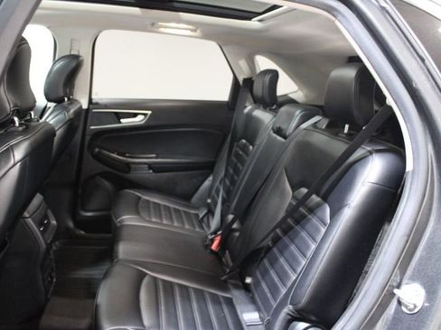 Used 2019 Ford Edge SEL w/ Equipment Group 201A image 21