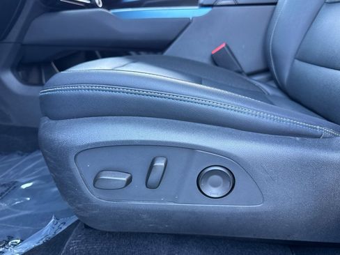 Used 2024 Chevrolet Equinox EV LT FWD image 14