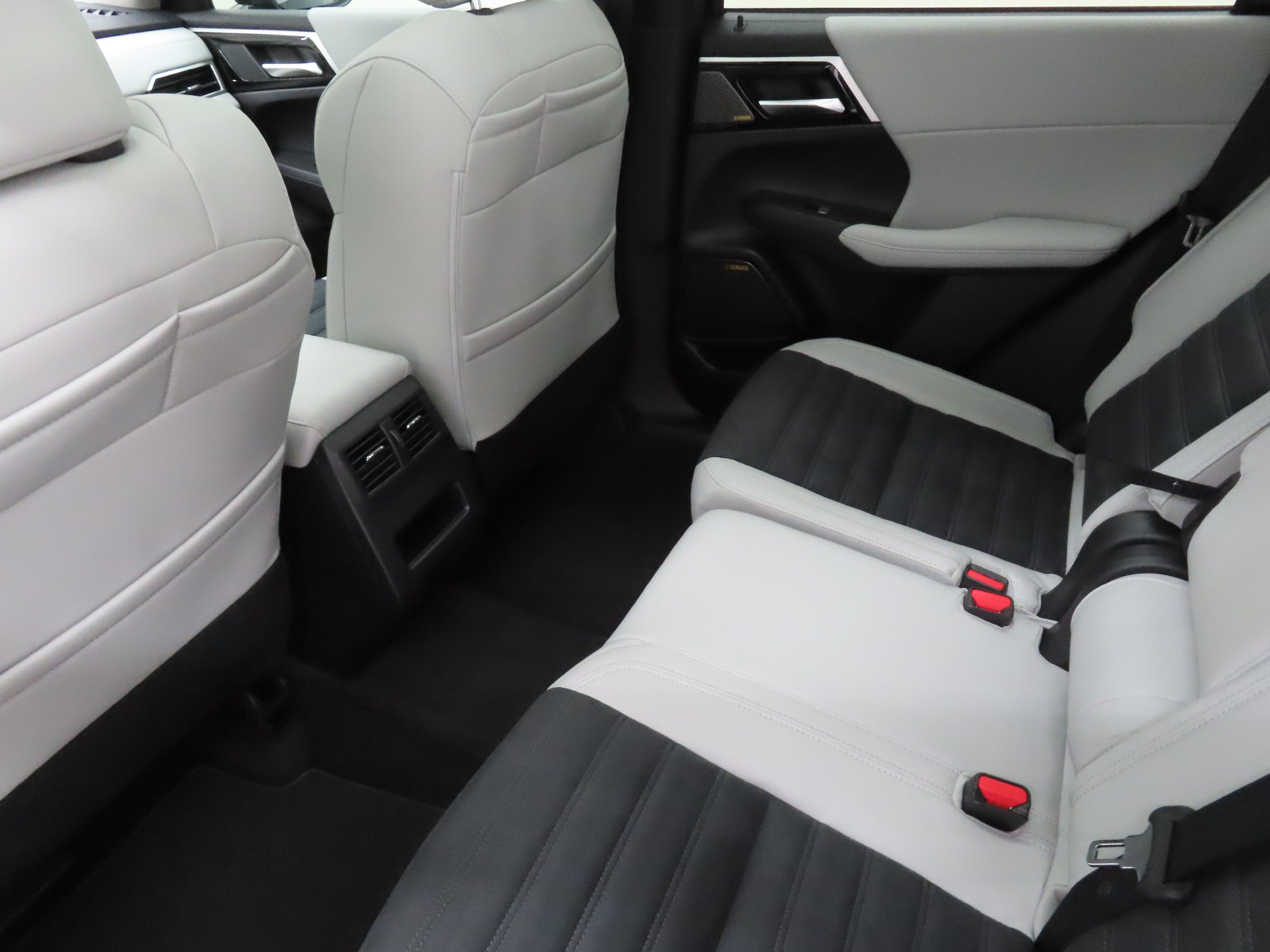 New 2026 Mitsubishi Outlander SE FWD image 22