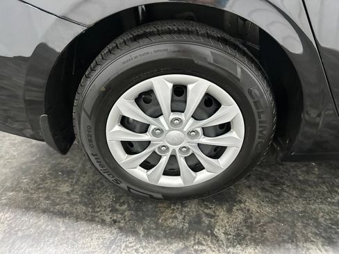 Used 2024 Kia Forte LX FWD image 5