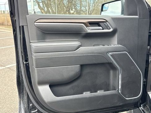 Used 2025 Chevrolet Silverado 1500 LT AWD/4WD image 22