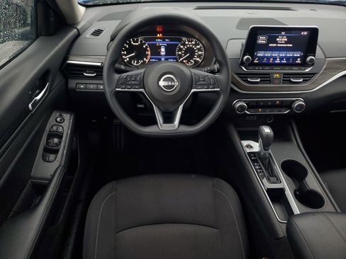 Used 2025 Nissan Altima 2.5 SV image 20