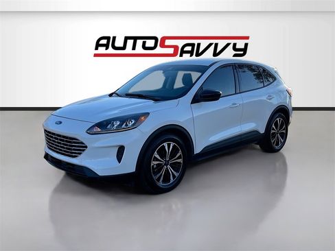 Used 2022 Ford Escape SE w/ SE Sport Appearance Package image 3