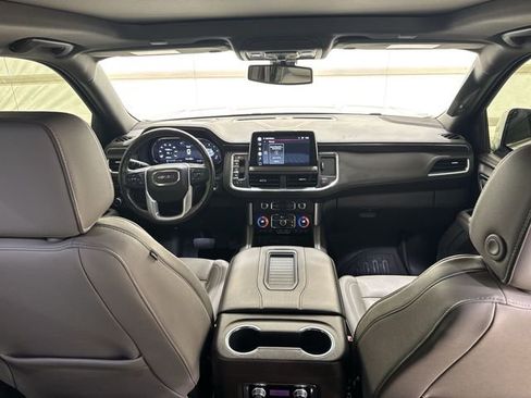 Used 2022 GMC Yukon SLT w/ SLT Premium Package image 21