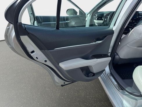 Certified 2021 Toyota Camry XLE FWD image 17