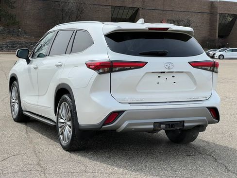 Used 2021 Toyota Highlander Platinum image 14