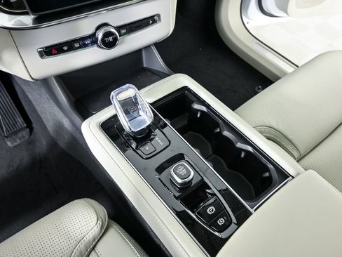 New 2026 Volvo XC90 B6 Ultra w/ Protection Package AWD/4WD image 17