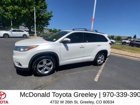 Used 2015 Toyota Highlander Limited w/ Driver Technology Package AWD/4WD image 3