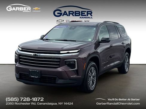 Used 2024 Chevrolet Traverse LT AWD/4WD image 1