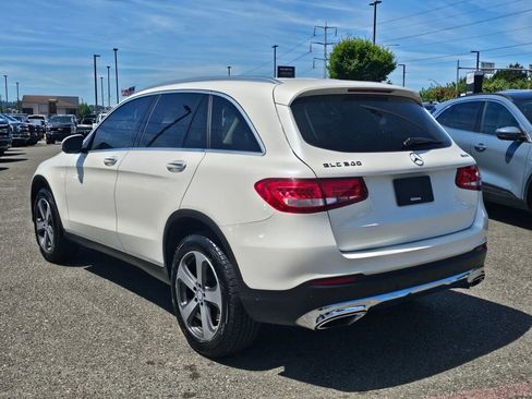 Used 2017 Mercedes-Benz GLC 300 4MATIC image 3