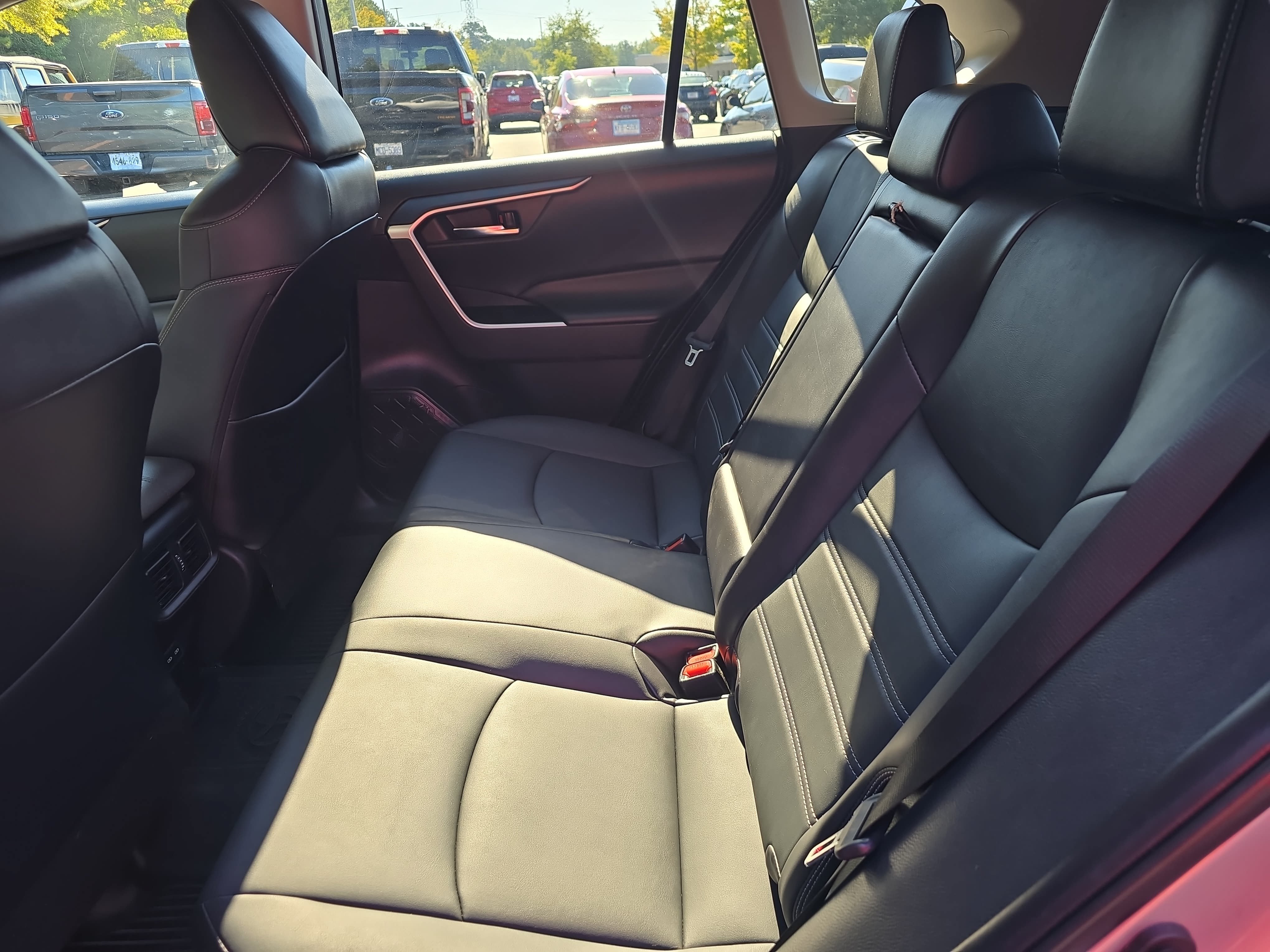 Used 2022 Toyota RAV4 XLE Premium FWD image 13