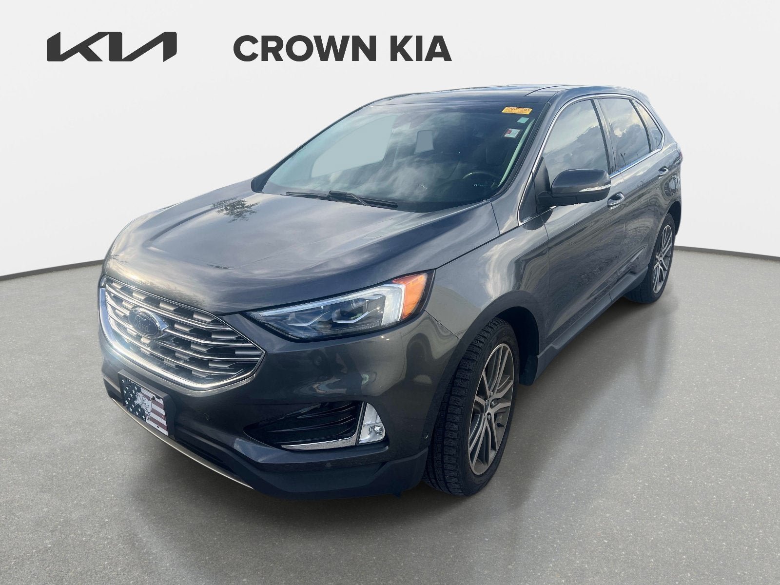 Used 2019 Ford Edge Titanium w/ Equipment Group 301A AWD/4WD image 2