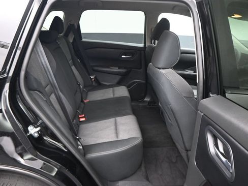 Used 2024 Nissan Rogue SV FWD image 10