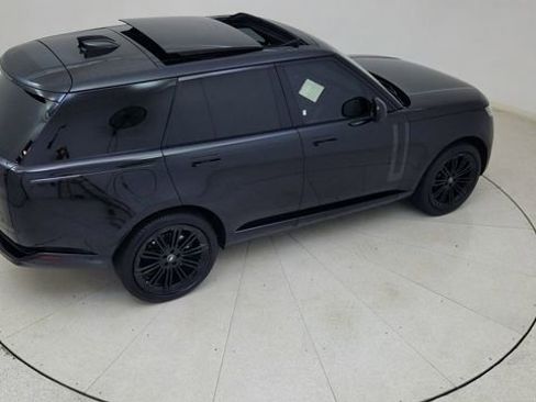 Used 2025 Land Rover Range Rover SE image 82