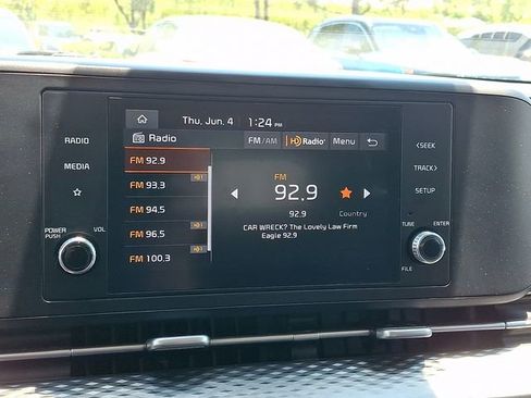 Used 2023 Kia Carnival LX FWD image 18