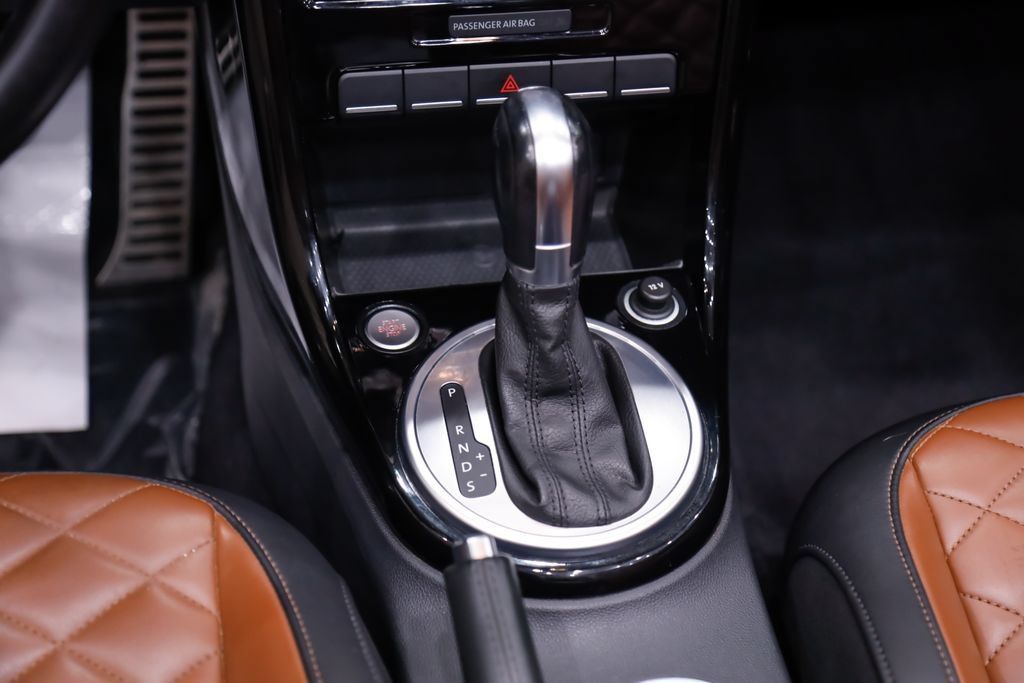 Used 2019 Volkswagen Beetle 2.0T SE FWD image 22