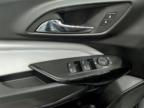 Used 2025 Chevrolet Trax LT w/ LT Convenience Package image 7