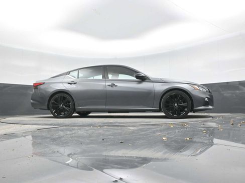 Used 2022 Nissan Altima 2.5 SR image 38