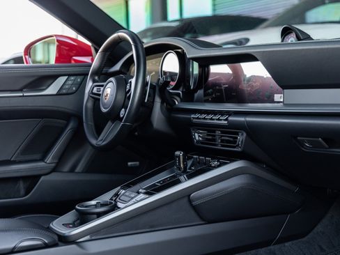 Certified 2024 Porsche 911 Targa 4 image 43