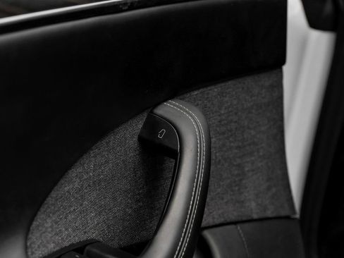 Used 2023 Tesla Model S image 40