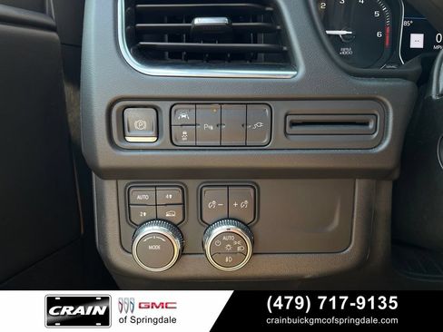 Used 2021 GMC Yukon SLT w/ SLT Premium Package AWD/4WD image 12