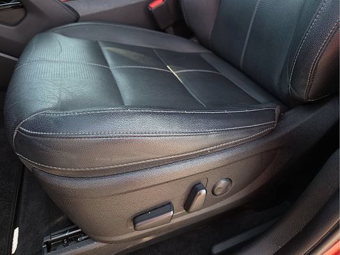 Used 2023 Kia Telluride EX w/ EX Captain's Chair Package FWD image 14