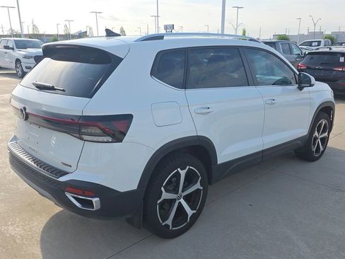 Used 2025 Volkswagen Taos SEL image 5