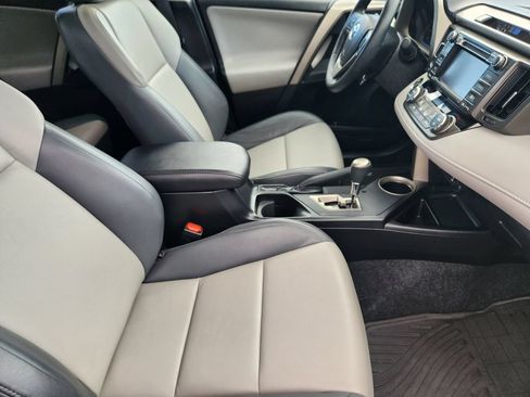 Used 2014 Toyota RAV4 Limited w/ Technology Package AWD/4WD image 17
