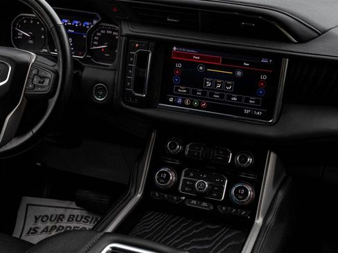 Used 2021 GMC Yukon Denali w/ Denali Premium Package AWD/4WD image 23