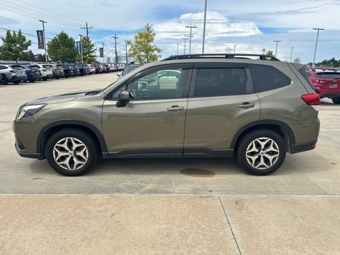 Used 2022 Subaru Forester Premium AWD/4WD image 4