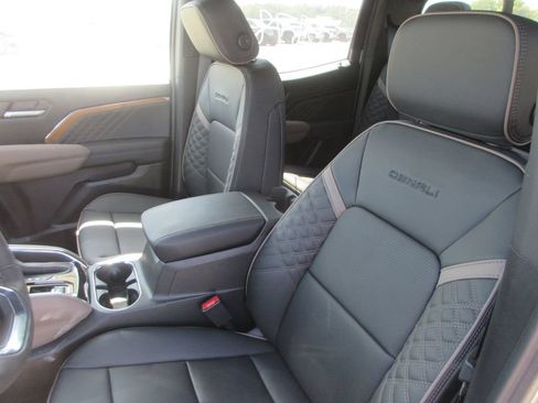 New 2026 GMC Canyon Denali AWD/4WD image 11