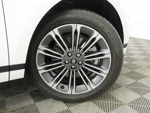 Used 2024 Land Rover Range Rover Evoque Dynamic SE image 32