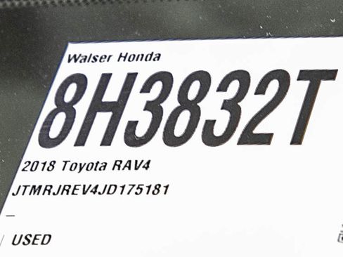 Used 2018 Toyota RAV4 LE AWD/4WD image 28