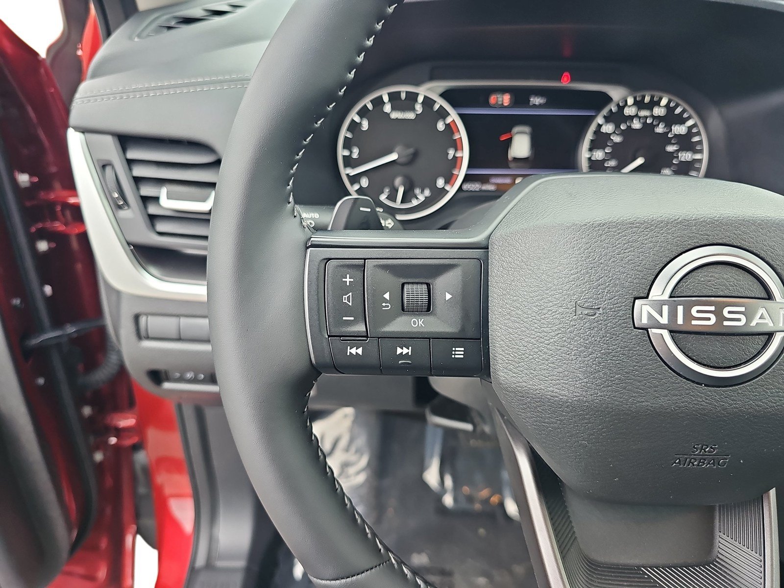 Used 2026 Nissan Rogue SV FWD image 14