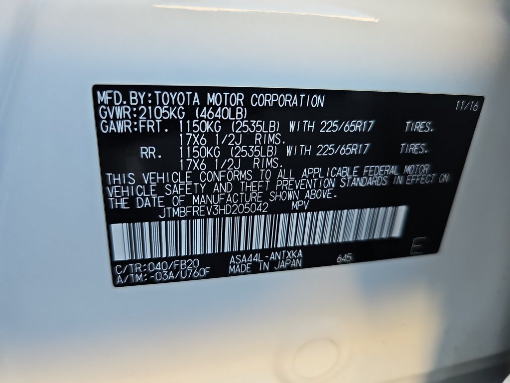 Used 2017 Toyota RAV4 LE w/ Carpet Mat Package AWD/4WD image 23