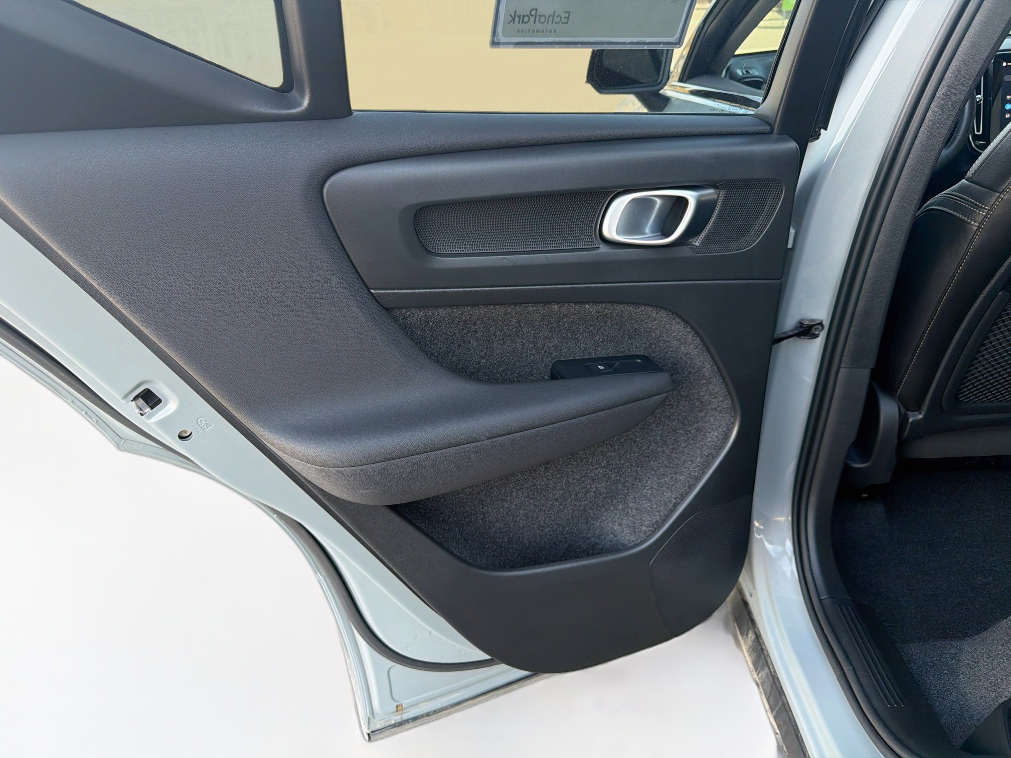 Used 2026 Volvo XC40 B5 Plus AWD/4WD image 28