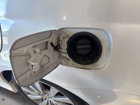 Used 2011 Toyota Avalon Limited FWD image 11