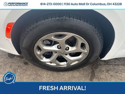 Used 2022 Chrysler Pacifica Limited image 10