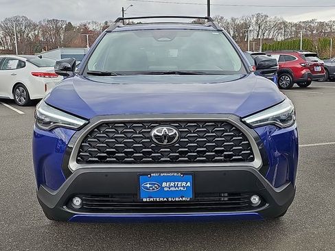 Used 2025 Toyota Corolla Cross XLE w/ Convenience Package AWD/4WD image 2