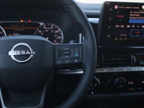 New 2026 Nissan Pathfinder SV image 9