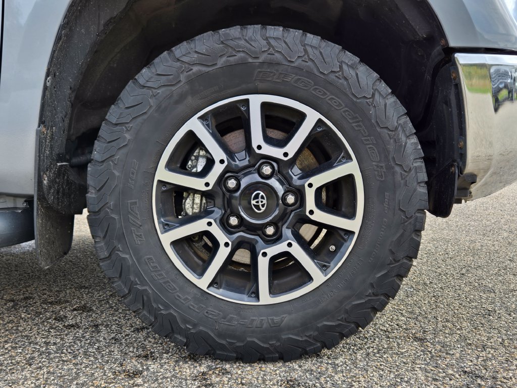 Used 2018 Toyota Tundra SR5 w/ TRD Off Road Package AWD/4WD image 10