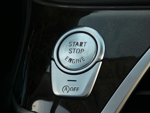 Used 2016 BMW 750i xDrive image 57