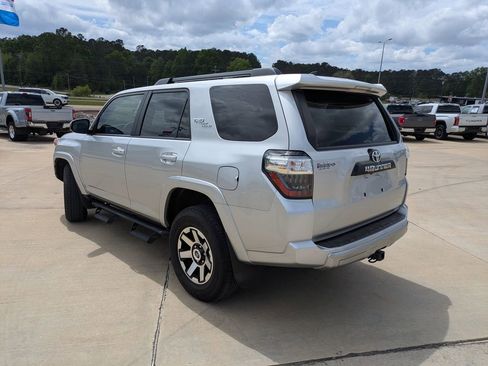 Used 2022 Toyota 4Runner TRD Off-Road AWD/4WD image 6